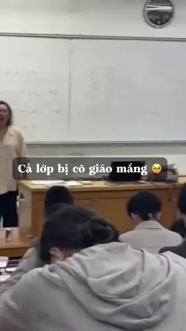 Cả lớp bị cô mắng… chỉ vì dùng Blackbox AI làm bài quá tốt 😭 #blackboxai #caLopBiMang #hocthongminhqua
