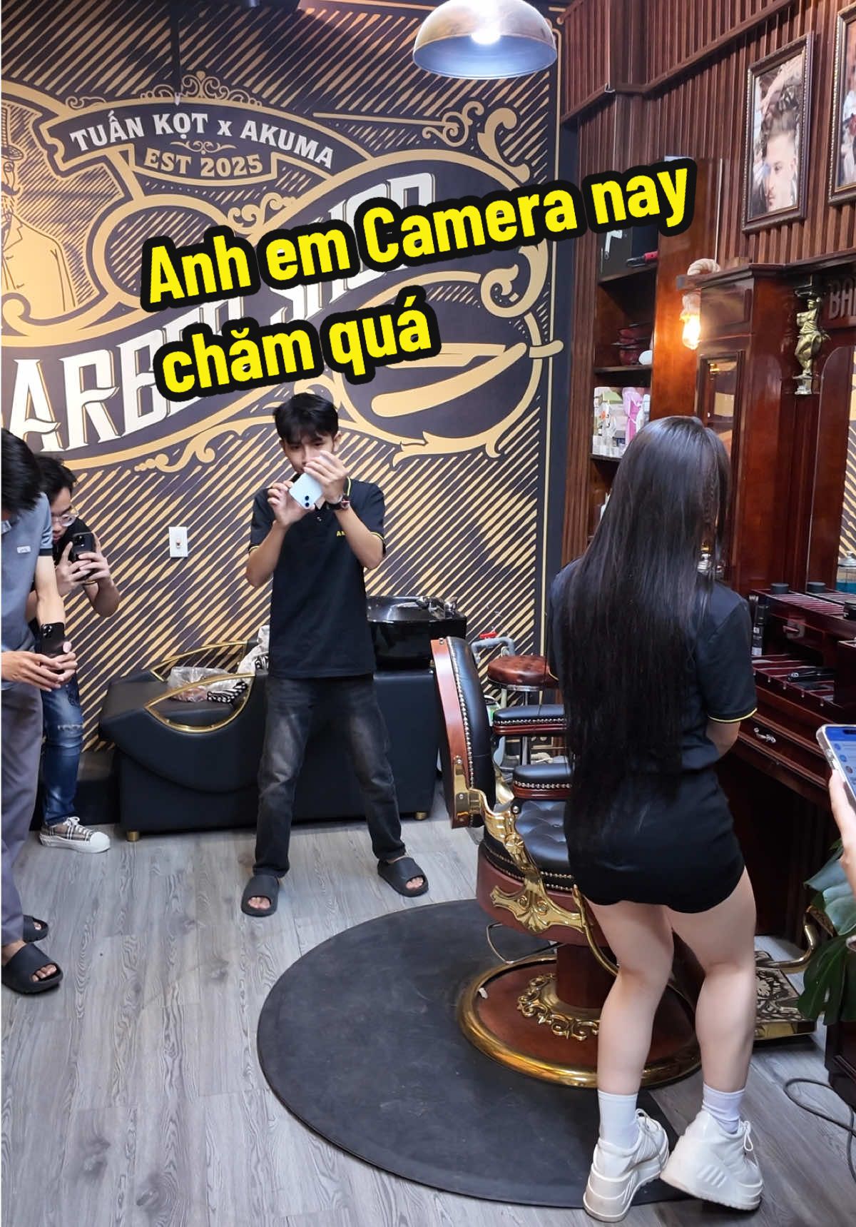 Chịu mấy ông camera 🤣 #akuma #sapvuottoc #poppynguyen #viral #xuhuong 