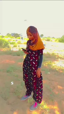 #پلیز_میری_یہ_ویڈیو_وائرل_کرا_دو_دوستو 