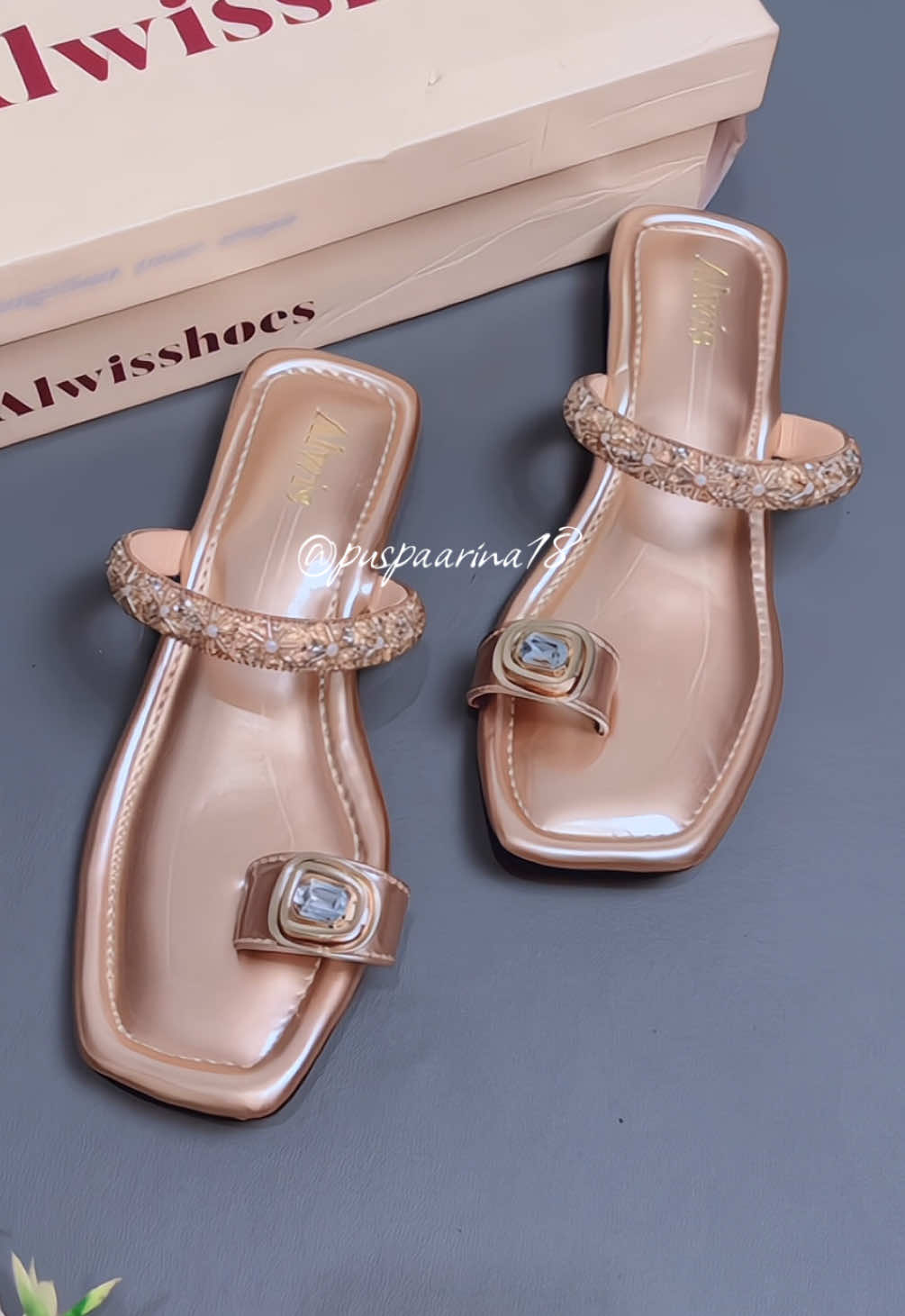 Asli ini cantik banget, sandal japit next level🤩