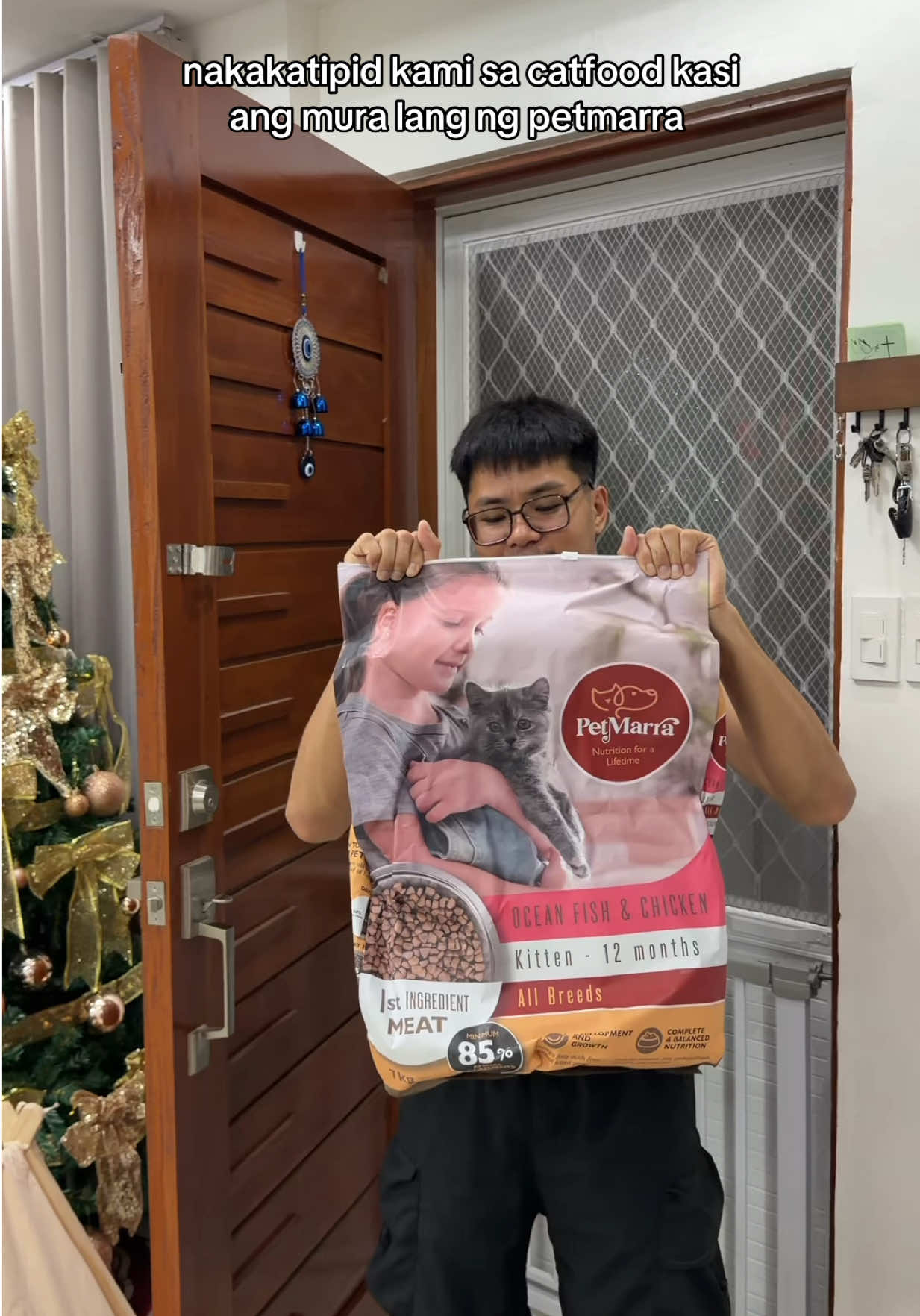 cat food na nagustuhan ng mga pusa ko kasi mabango at malasa #petmarradryfood #petmarracatfood #catdryfood #catsoftiktok #cats 