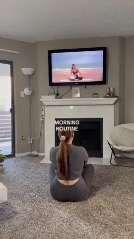 Morning routine in Austin Tx🤍🧘🏼‍♀️🎀✨!!  1. Tomar vitaminas 2. Tomar un café  3. Hacer pilates 4. Desayunar delicioso 5. Tomar batido + creatina  #morningroutine #morning #pilates #minivlog #coffee 
