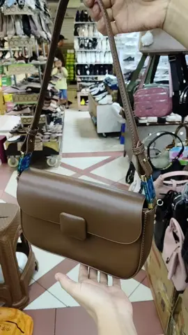 buruan order #jimshoney #jimshoneyofficial #jimshoneyashleybag  #tasselempangwanita #shoulderbag 