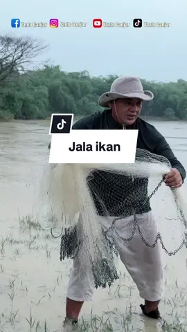 Bukannya dapet ikan, malah dapet tawa dan kenangan waktu kecil 😄 Kadang rezeki itu bukan di hasilnya, tapi di suasananya ❤️ #CeritaDariKali #NjalaIkan #SuasanaKampung #CipluanManis#PetualanganHariIni     