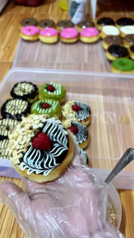 noping dontang lagi yukk 😍 varian coklat kacang 🥰 #donat #donatkentang #donatlembut #topingdonat 