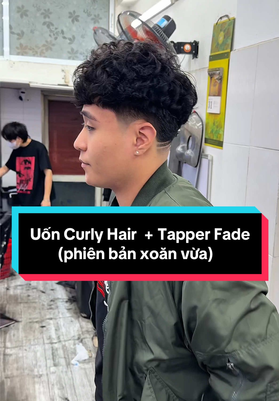 Anh em tham khảo kiểu uốn Curly Hair này nhé! @Hoàng Anh Barber Shop #hoanganhbarber #hoanganhbarbershop #tocnamdep #curlyhair #tapperfade 