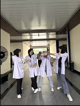 peregangan cikit🧘🏻‍♀️ #praktikum#phamacy 