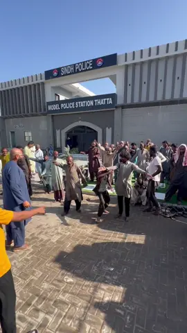 LAMBA SAFAR HUTA. HY PORI RAAT THANY MAIN HUTY HY WARZISH KAR K SUSTI BHAGANI HUTI HY 