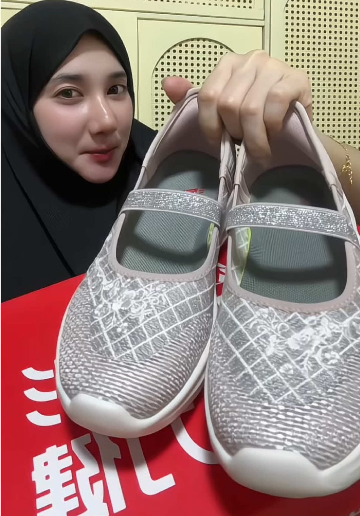 #รองเท้าเพื่อสุขภาพzuliz #zulizรองเท้าสลิปออนเพื่อสุขภาพ  #รองเท้าสลิปออนผู้หญิง  #รองเท้าสลิปออนผู้สูงอายุ 