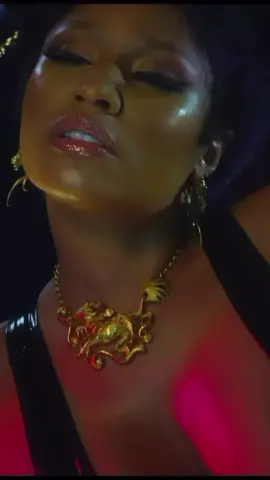 He keep on dialing Nicki #nickiminaj #chunli #remix 