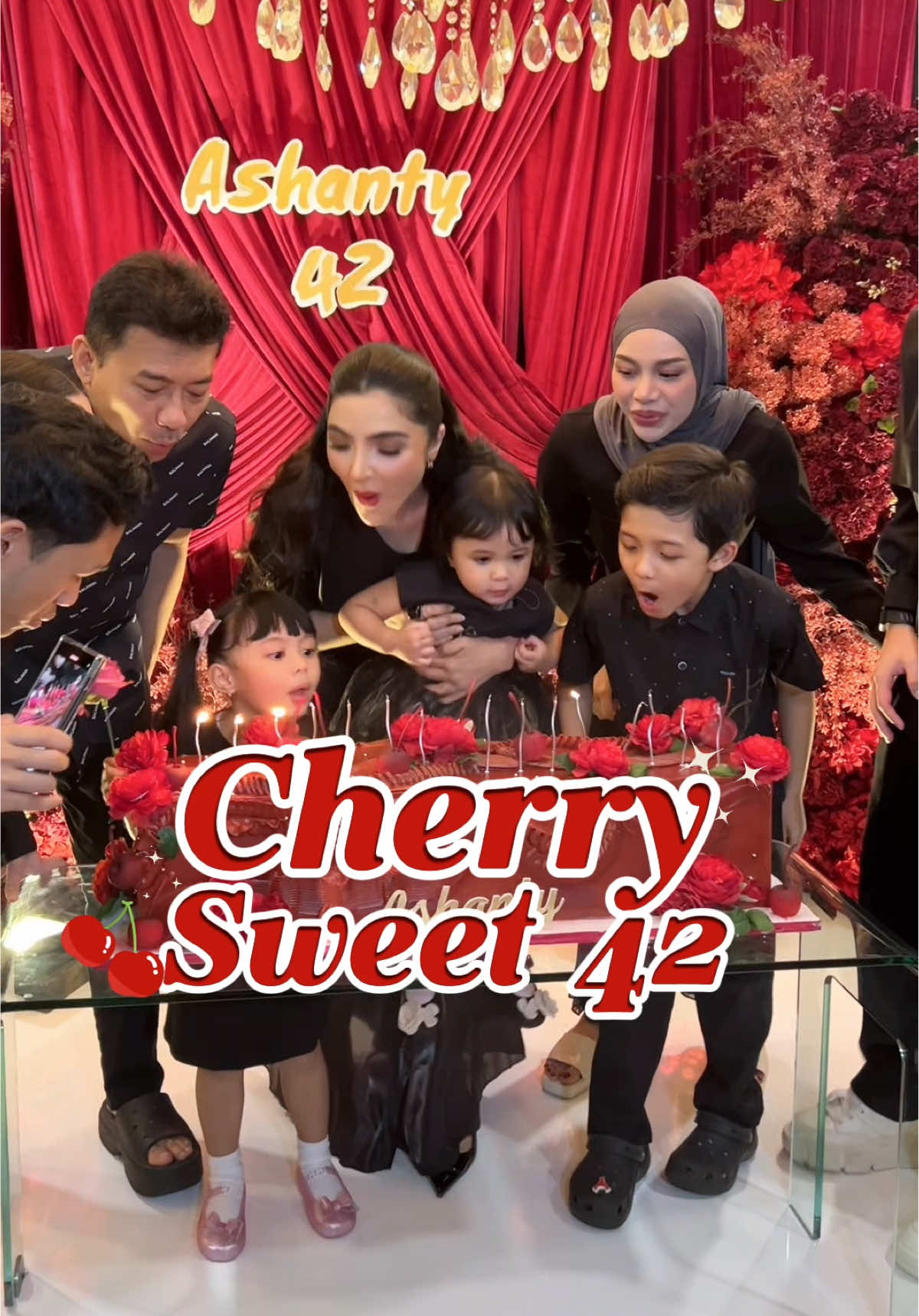 Ulang tahun kali ini cukup kumpul sama keluarga and team aja udah happy banget! 🥰 Terima kasih buat semua yang udah doain dan support, semua doa yang terbaik untuk kalian jugaaa 🙏🏻😍 #Ashanty42 #CherrySweetAt42 