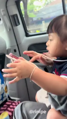 teteh seneng bgt ngeliat video nya lg naik zoomov sama mama gigi🤣🫶🏻 #ranaimamalikaraudiaandara #masyaallahtabarakkallah #rans #fyp 