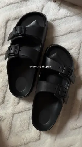 Comfy slippers!  #everydayslippers #slippersunisex #footwear 