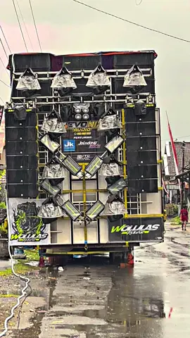 syahduu udan e🌧️ #soundsystemjawatimur #jkcoustic #foryou @Evonix Official 