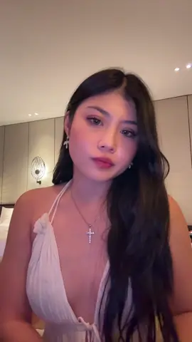 #moonriver but this time interrupted by room service 😅 one take vibes only even on holidays 🤭 #songcover #singing #tiktokcover #foryou 