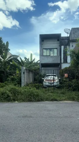 เกิดอะไรขึ้นกับบ้านหลังนี้ บ้านร่างรถก็จอด อยู่แบบนี้นานมากแล้ว #บ้านร่างหาดใหญ่ #ซอย23นิพัทธ์สงเคราะห์หาดใหญ่ #เด็กหาดใหญ่สงขลา 