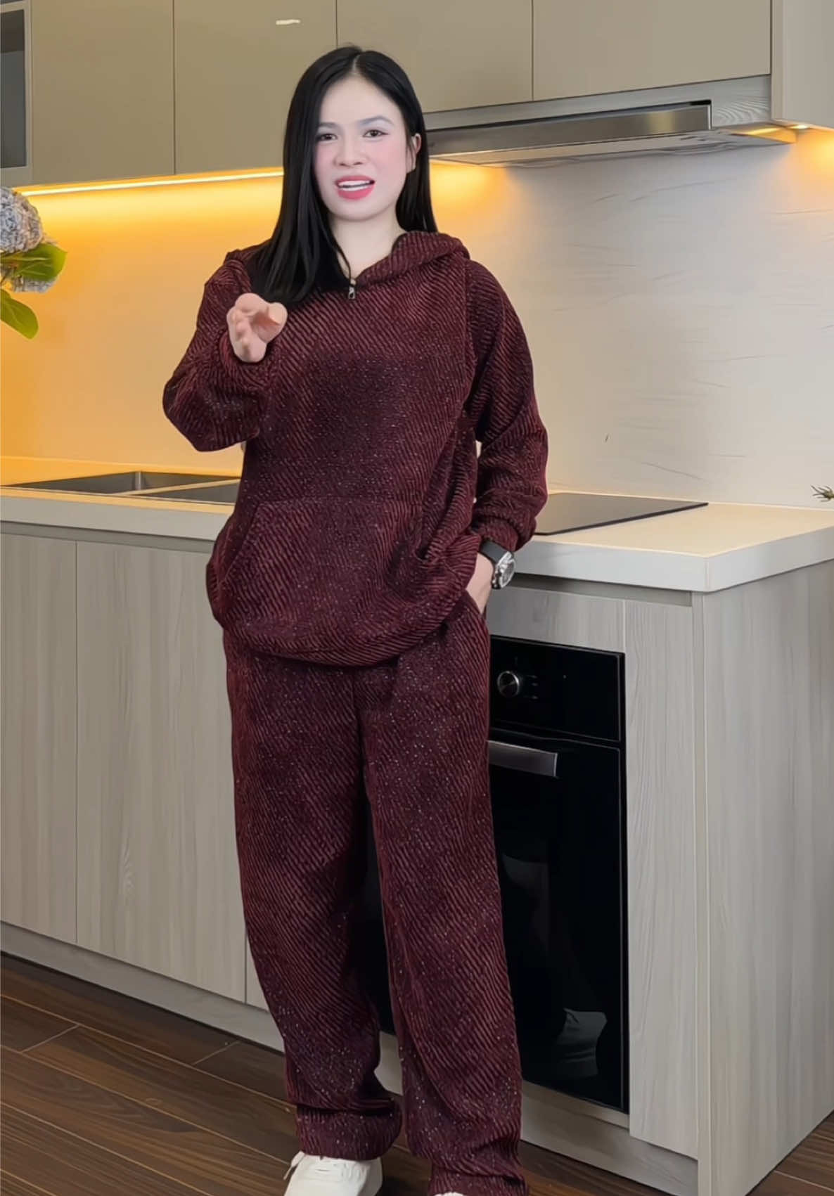 Bộ Hoodie Nam Nữ Kim Tuyến