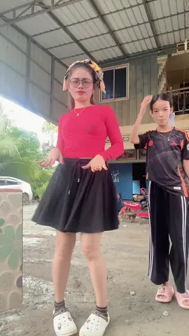 ហិហិហិរៀនរាំចា៎