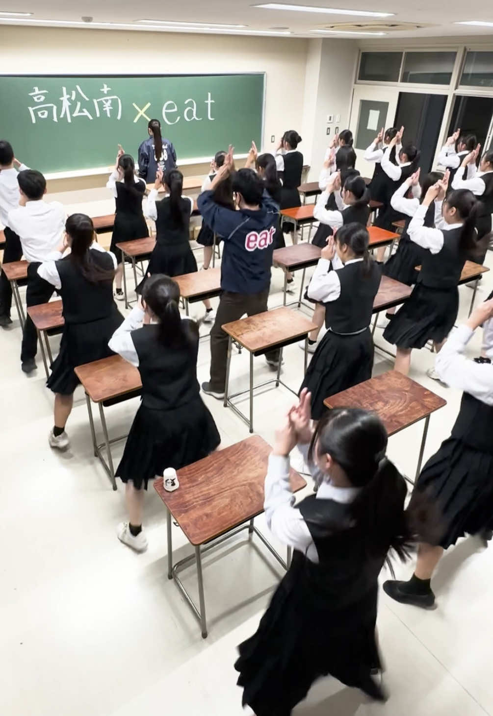 #シルエット かかったらみんな呼んじゃう#愛媛の背中男#高松南高校 ダンス部 