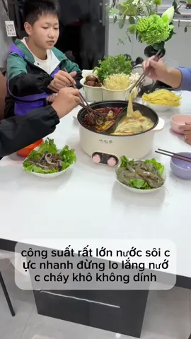 Nồi lẩu điện 2 ngăn tiện lợi #giadungtienich #sansalegiadung #xuhuong #noilaudien #noilau2ngan 