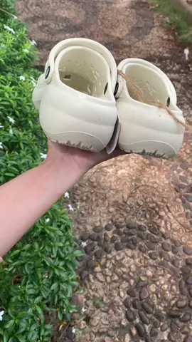 Hách dáng êm chân quá trời luôn#thinhhanh #giaydep #tipono #tiktok #viralvideo 