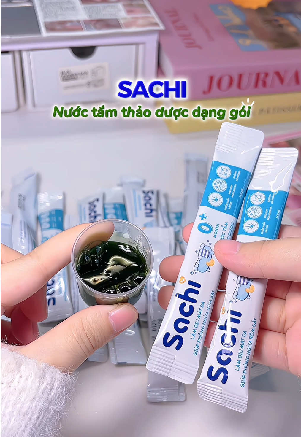 Nước tắm thảo dược Sachi dạng gói tiện lợi 10ml/gói nè, mang đi lại, về quê hay du lịch gọn nhẹ lắm nha #nuoctamthaoduoc #nuoctamthaoduocsachi #nuoctamthaoduocchobe #nuoctamchobe #Sachi 