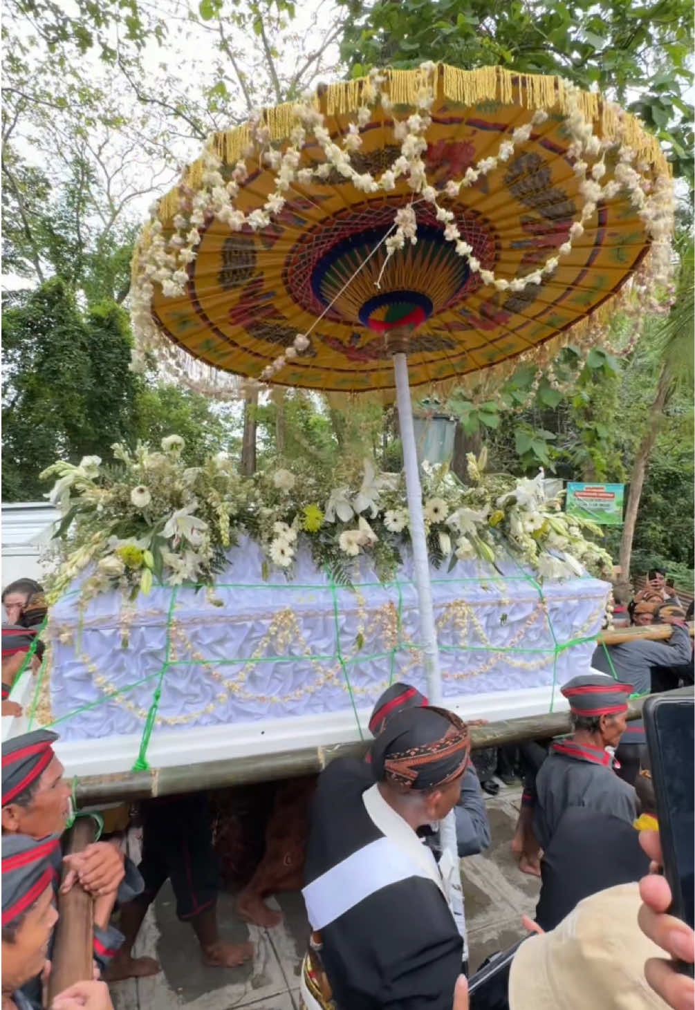 Prosesi Pemakaman Raja Solo Pakubuwono XIII di Komplek Makam Raja Raja Imogiri.  #kabupatenbantul #bantul
