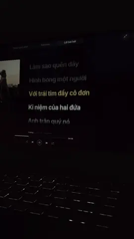 “𝑲𝒉𝒊 𝒎𝒐̣̂𝒕 𝒏𝒈𝒖̛𝒐̛̀𝒊 𝒍𝒖𝒐̂𝒏 𝒄𝒐̂́ 𝒈𝒂̆́𝒏𝒈 𝑪𝒐̀𝒏 𝒏𝒈𝒖̛𝒐̛̀𝒊 𝒌𝒊𝒂 𝒏𝒈𝒉𝒊̃ 𝒔𝒆̃ 𝒃𝒖̛𝒐̛́𝒄 đ𝒊 𝒄𝒖̀𝒏𝒈 𝒂𝒊”.                                Vương | JokeS Bii, Trang Anh #vuong #jokesbii #nhactamtrang #tranganh #lyrics 