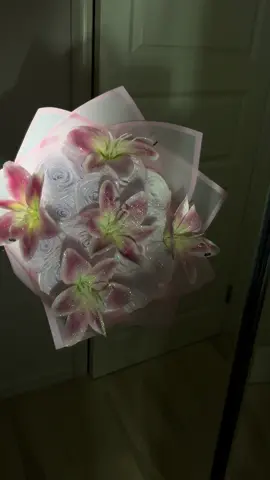 🩷🩷🤍🤍 #lillies #flowers #bouquet #florist #fyp 