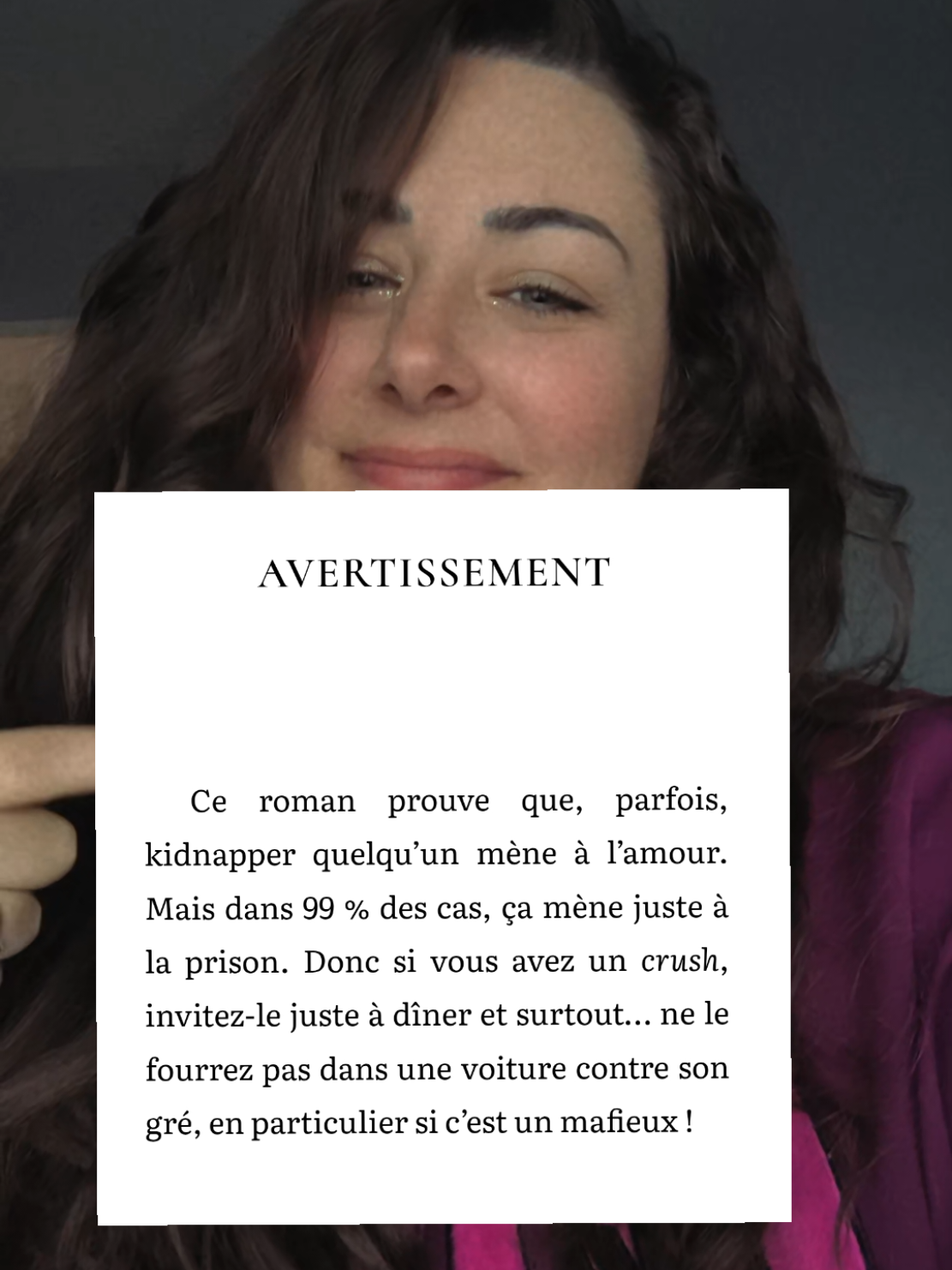 J'ai kidnappé un mafieux pour Noël 🎄  . Dispo dans l'abo Kindle ! Sortie broché avec jaspage en librairie le 14 novembre 🎉  . #romancenoel #BookTok #fakedating #mafiatrope #romanNoël 
