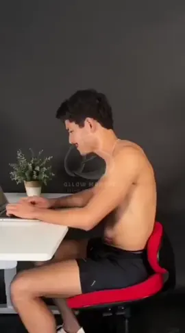 Yuk cobain salep yumabe lumbar soothing gel untuk meningkatkan mobilitas dan kenyamanan, sehingga Anda dapat melakukan aktivitas sehari-hari dengan lebih mudah  #nyeripinggang #nyerisendi #nyerilutut #soothinggel #yumabe 