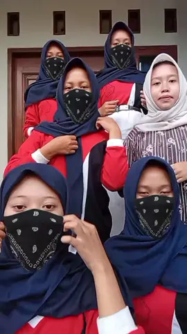 @★ @iyh @e_ka @Denis_Vanesya @gelsiadivaa_ @pikacuu🇪🇸🤍#fypage #lewatberanda #4u #4upage #menerimalbfb 