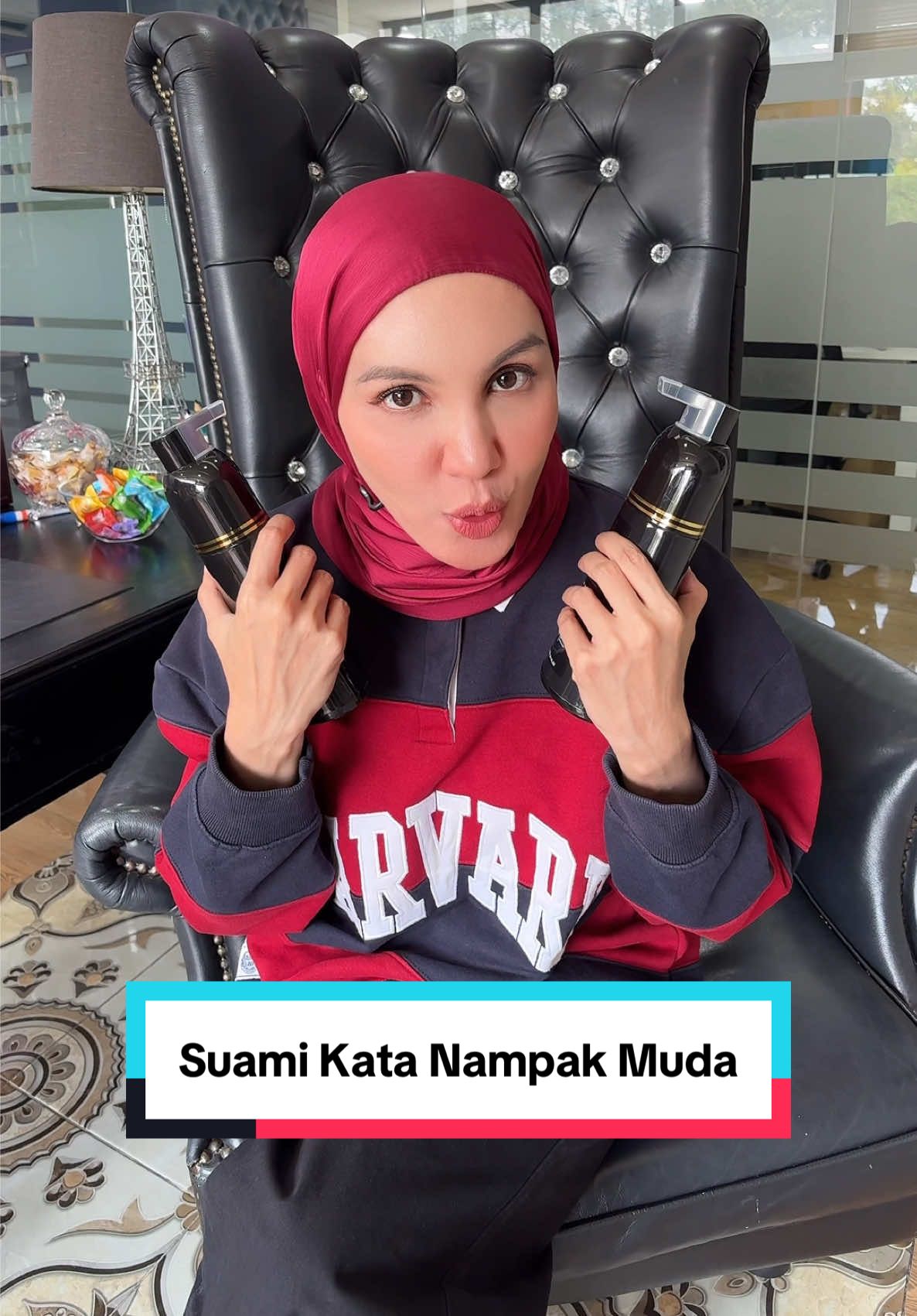 Replying to @Mamaomey kan mama dah cakap. Untuk suami apa salah nya. Ramai antara kita malu malu nak pakai. Tapi untuk keyakinan wajib korang beli. Mama pakai warna perang. Warna hitam pun ada tau. Harga murah gila gila mama bagi