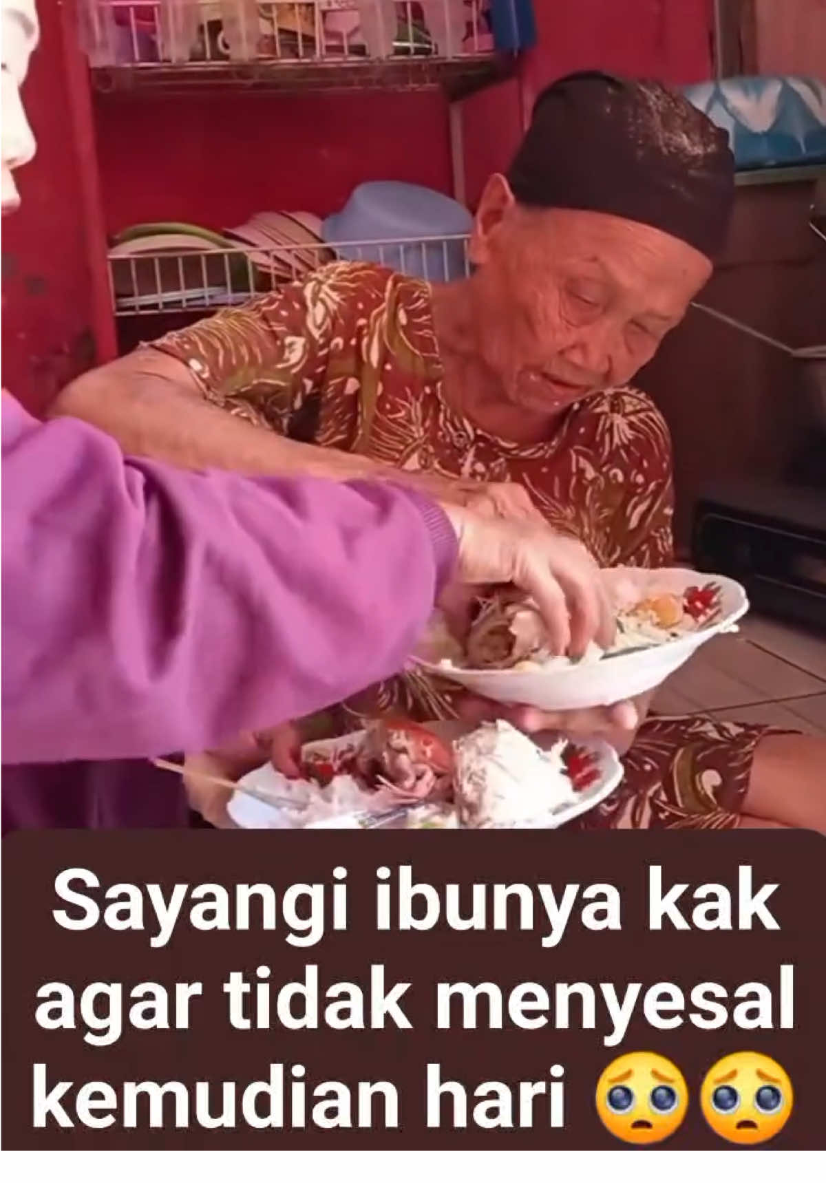 Sayangi dan hormati ibumu agar tidak menyesal dikemudian hari #ibu #sayangibu #ibudananak #hormatiibu #ibuhebat 