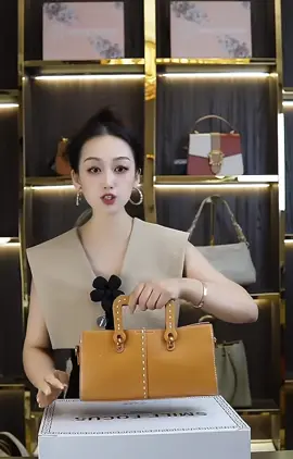 Túi xách phong cách Châu Âu #tuixachnu #tuixachcaocap #lenxuhuong #xuhuongtiktok #phukienthoitrang 