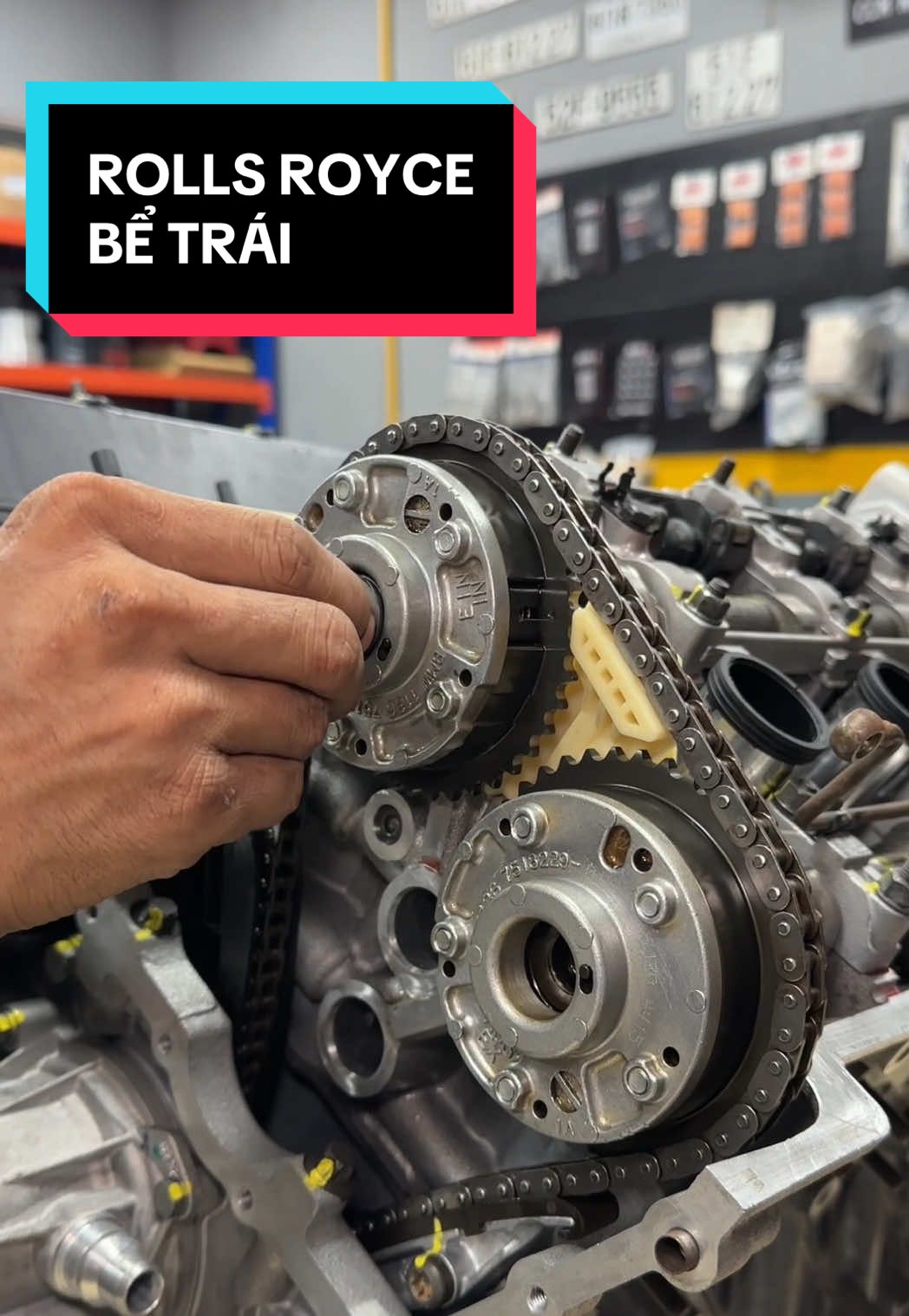 Đại tu động cơ V12 Rolls Royce cho Ironman @Nguyen Huy Phat tại #ccm #ccmfast #ravenol #ravenol_vietnam gia công cơ khí bởi @CCMEngines 