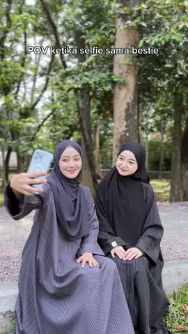 Hasil fotonya bikin kaget😭 Tapi yang gak kalah bikin kaget tuu, Khalil dan Khalila bakal restock tanggal 7 November 2025 🔥 Setting alarm dari sekarang biar gak ketinggalan ‼️🫶🏻 #farrasi #abaya #kemeja #couple #viral 