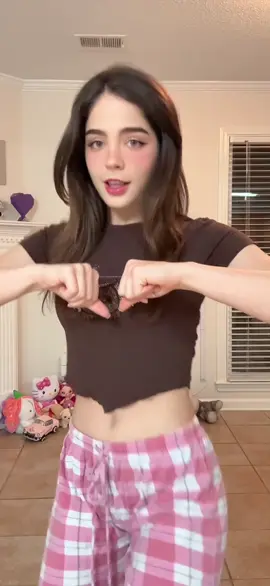 Etiqueta a los artistas que se parecen a mi 😲🙌🏻