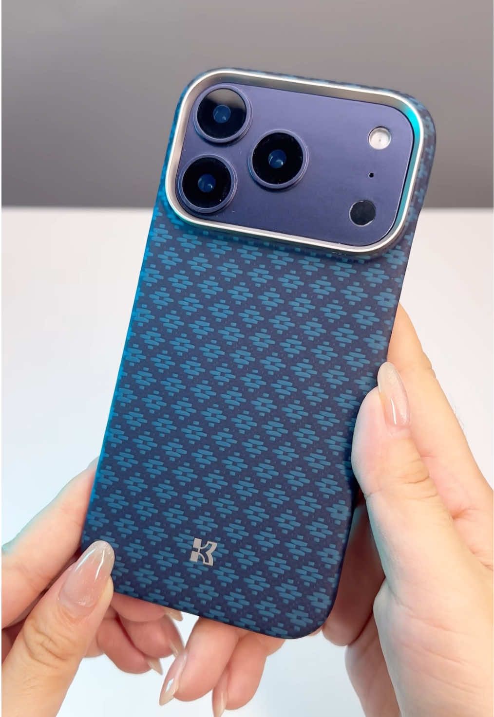 Benks新出的armorgrid菱格手机壳好配我的新手机！极致手感超丝滑！显得我的iPhone 17 Pro更美了！ #benks #benkssg #iphone17pro #iphone17promax #iphone17promaxcase #iphone17procase #lightweightcase #苹果手机壳 #手机壳 