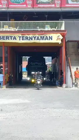 hiburan sederhana tapi bahagia #sbr3garut #busviral #busmania #komang #fyp @Deni Siswandi @Jempol Trans 