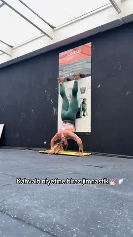 aç karnına haftada 3 🥹💅🏻✨ #gymnastics #öneçıkar #crossfit #fypシ゚ #fit 