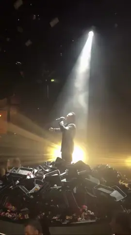 Ο μεγαλύτερος Έλληνας τραγουδιστής κάθε Παρασκευή και Σάββατο στο @VOGCLUB ATHENS !  @Petros Iakovidis @LUKAS FILIPPOU @Bouzoukianews 