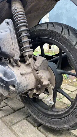 Menjaga mesin tetap bersih dari kerak dan endapan membantu menjaga performa mesin, mengurangi keausan, dan menghindari kerusakan dini.#mrpoank #pembersihkerakmesin #pembersihjamurkaca #promo #creatorsearchinsight 