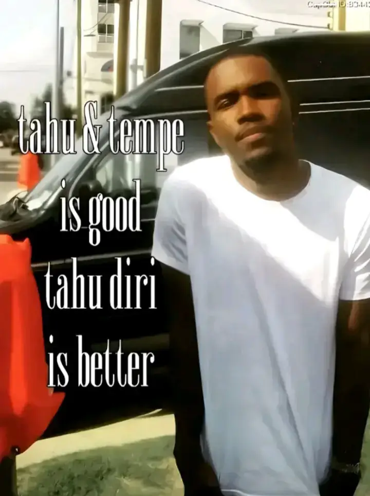 Berikut adalah resep dan tutorial membuat cookies yang lezat dan mudah: *Bahan-bahan:* - 250 gram tepung terigu - 100 gram butter atau margarin, lelehkan - 100 gram gula pasir - 1 butir telur - 1/2 sendok teh baking powder - 1/4 sendok teh garam - Choco chip atau kacang (opsional) *Cara membuat:* 1. *Siapkan bahan-bahan*: Pastikan semua bahan-bahan dalam suhu ruangan dan siap digunakan. 2. *Campur bahan kering*: Campur tepung terigu, baking powder, dan garam dalam mangkuk besar. 3. *Campur bahan basah*: Campur butter leleh, gula pasir, dan telur dalam mangkuk lain. Aduk hingga rata. 4. *Gabungkan bahan*: Tuang campuran bahan basah ke dalam campuran bahan kering. Aduk hingga rata. 5. *Tambahkan choco chip atau kacang*: Jika menggunakan, tambahkan choco chip atau kacang ke dalam adonan. Aduk rata. 6. *Bentuk cookies*: Ambil adonan kecil dan bentuk menjadi bola atau pipih. Letakkan di atas loyang yang telah diolesi dengan mentega atau minyak. 7. *Panggang cookies*: Panggang dalam oven yang telah dipanaskan pada suhu 180°C selama 10-12 menit, atau hingga cookies berwarna keemasan. 8. *Dinginkan*: Keluarkan cookies dari oven dan biarkan dingin di atas loyang selama beberapa menit. Kemudian, pindahkan ke rak pendingin untuk didinginkan sepenuhnya. *Tips:* - Pastikan butter atau margarin tidak terlalu panas atau terlalu dingin. - Jangan overmix adonan, karena dapat membuat cookies menjadi keras. - Jika ingin cookies yang lebih renyah, panggang selama 12-14 menit. Jika ingin cookies yang lebih lembut, panggang selama 8-10 menit. *Selamat mencoba!* #fypage #fypシ゚ #sb?caperr🚯 #nerimalb 