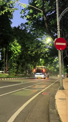 vidio mengandung iklan hati hati  @Navara Trip  #busmania #storybus #surabayahitz #bismaniacommunity #bismaniaindonesia 