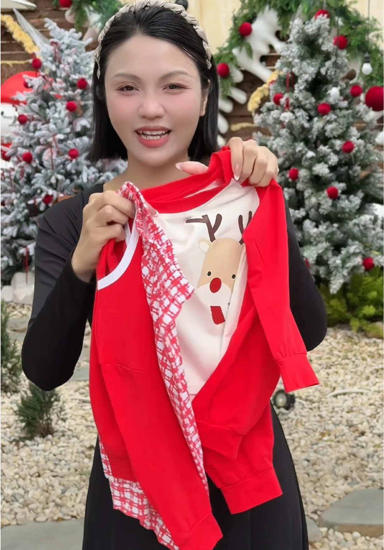 Chất nó cứ mềm nhũn ra đẹp quá ạ #megiangcogu #quanaotreem #bonoelchobe #noel 