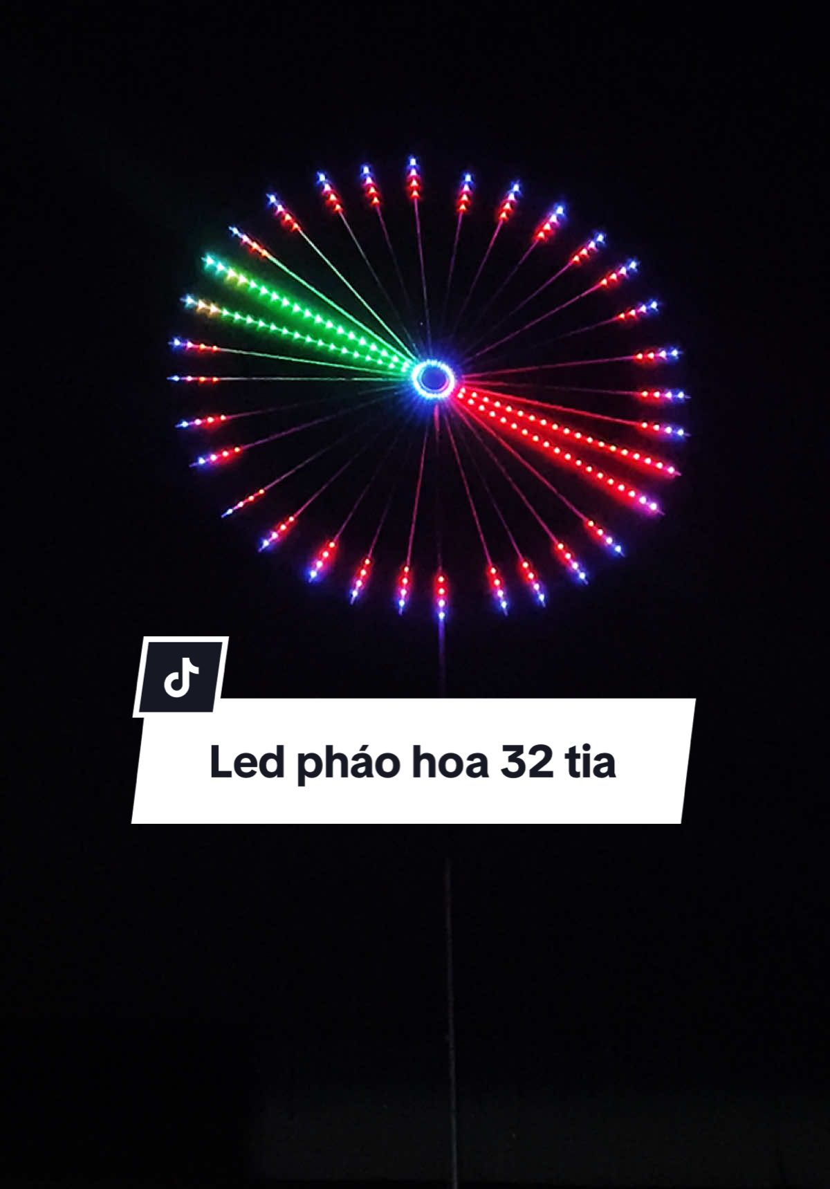 Led pháo hoa ngoài trời 32 tia Vip. Nạp hiệu ứng chỉnh chữ tùy thích. #ledphaohoa #led3d #denled #denledthongminh #xuhuong 