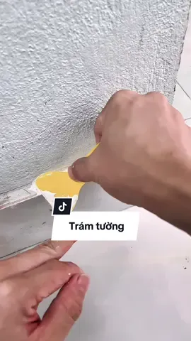 Hộp keo trám tường đa năng dùng để trám vết bong tróc vết nứt khe hở trên tường khá tiện dụng. #keotramtuong #keotramkhehotuong 