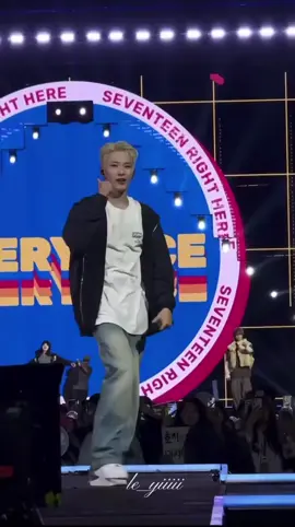 how cute baby🥹🥰❤️ #hoshi #soonyoung #seventeen #carat #fyp @SEVENTEEN 