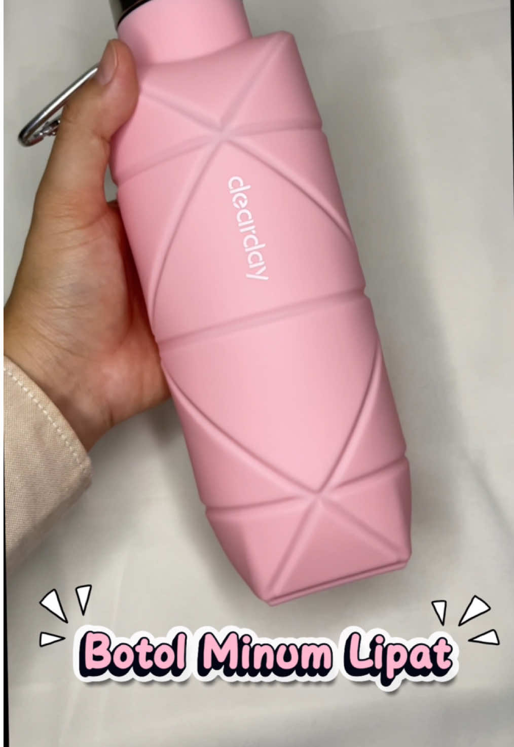 Soft Pink Fodable Travel Bottle🩷✨ Bahan silicone food grade, BPA free, anti tumpah, fleksibel & travel friendly Punyaku kapasitas 700 ml ya✨ #botolminum #botolair #botollipat #fy #fyp 